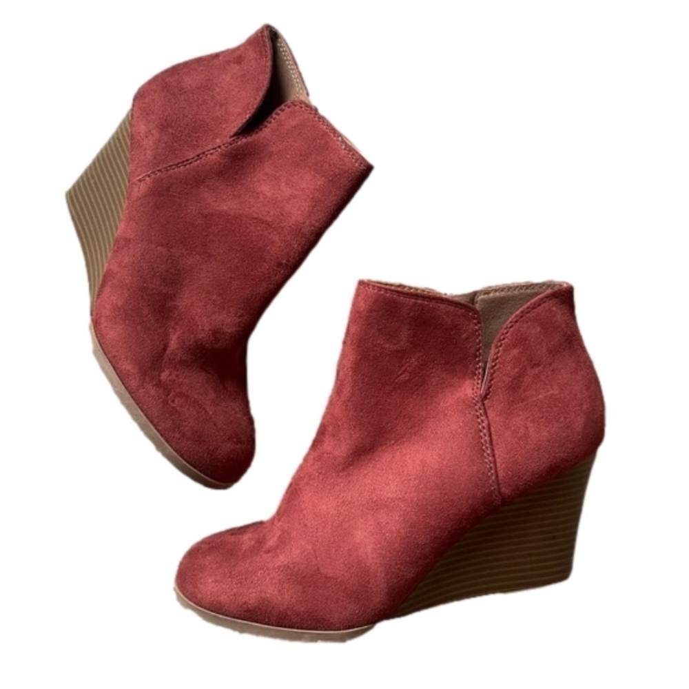 Soda Mid Ankle Stacked Wedge Heel Zipper Bootie size 7.5